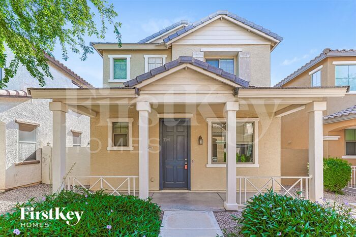 Primary Photo - 127 E Catclaw St