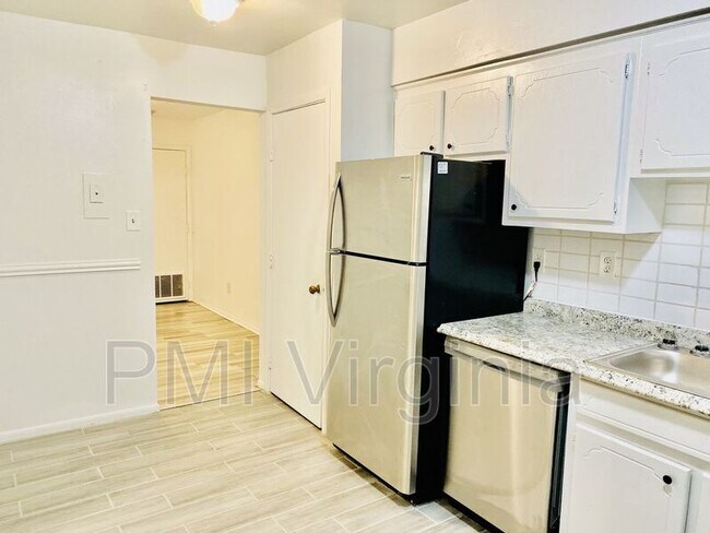 Building Photo - 1399 E Tanners Creek Dr