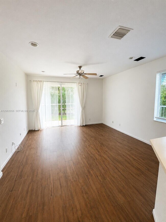 Foto del edificio - 316 Conservation Dr