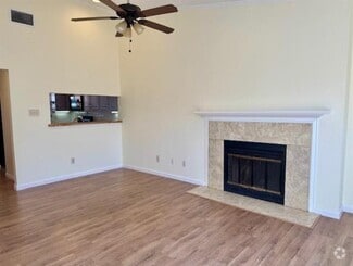 Building Photo - 2733 Silver Creek Dr