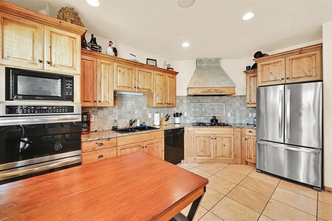 Building Photo - 5176 Fairview Loop