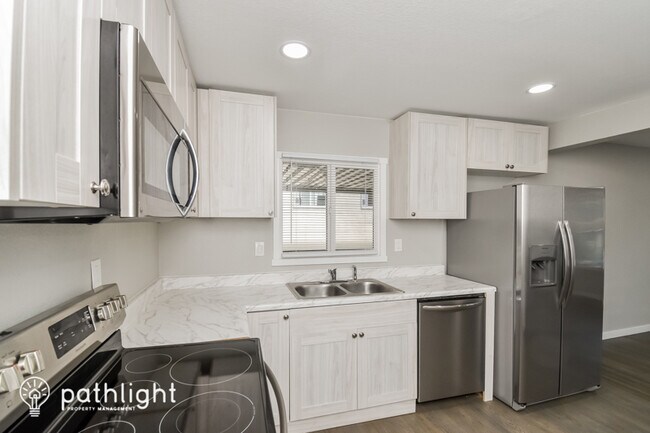 Foto del edificio - 1017 Norwood Avenue, Colorado Springs, CO,...