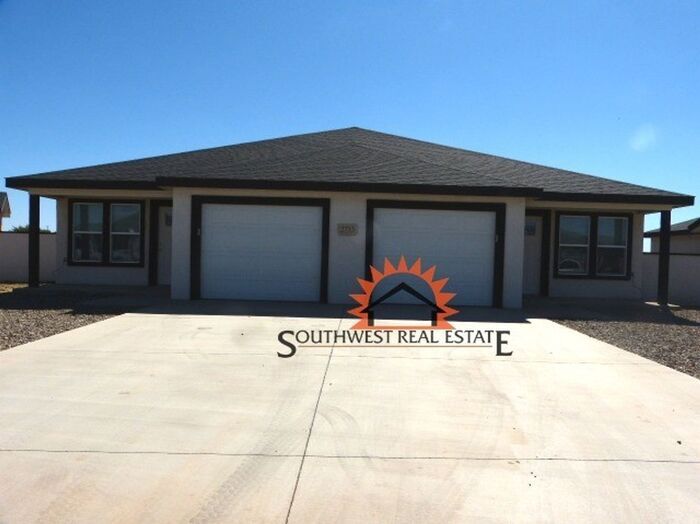 Foto principal - Spacious 2 bedrooms 2 bath duplex