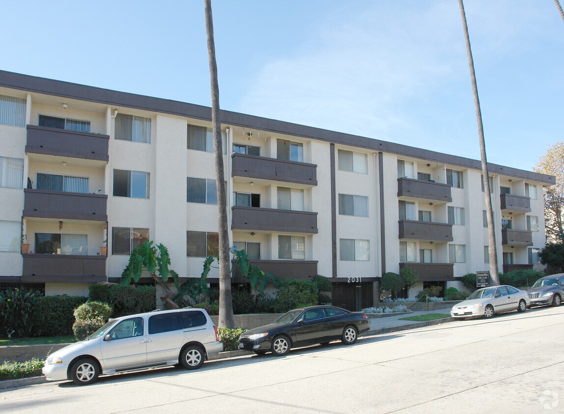 Building Photo - Dracena Palms