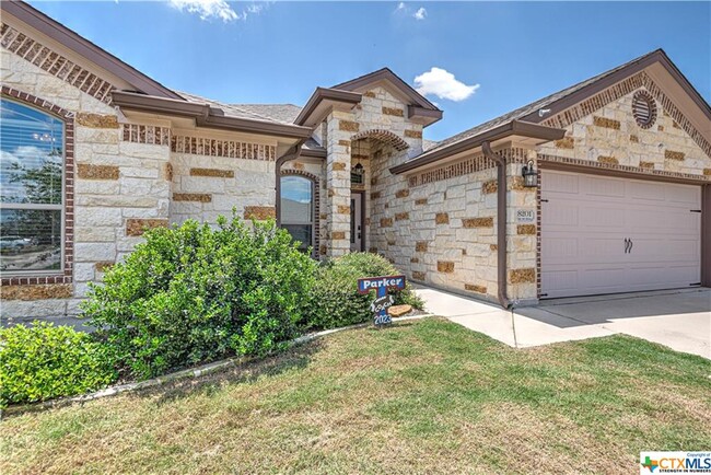 Building Photo - 8201 Salt Mill Hollow Dr