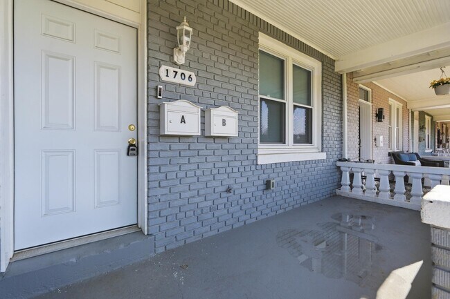 Foto del edificio - 1706 Massachusetts Ave SE
