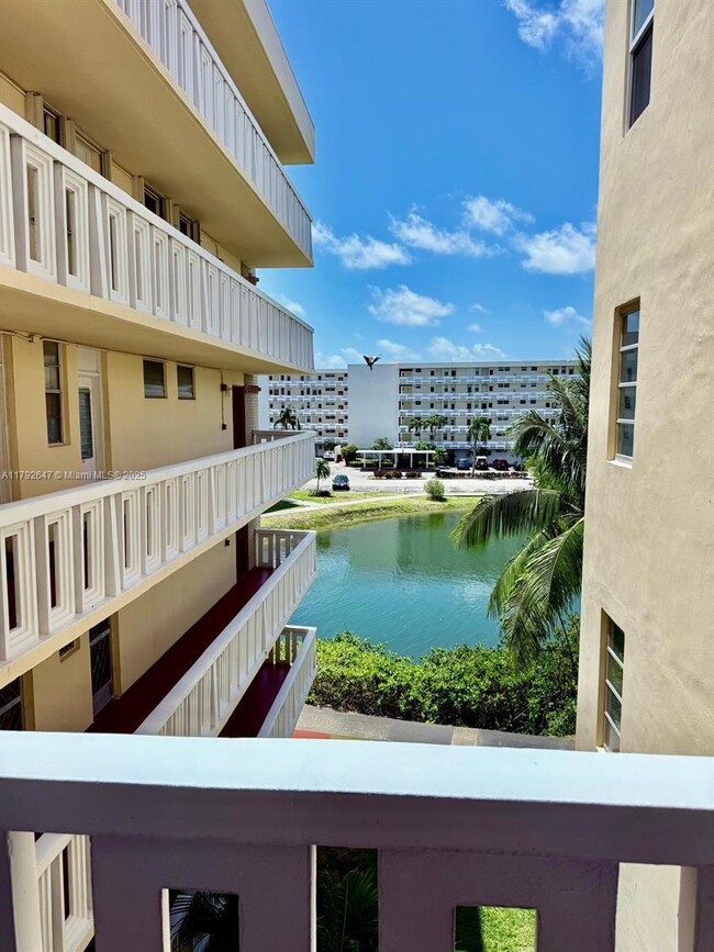 Foto del edificio - 2930 Point E Dr