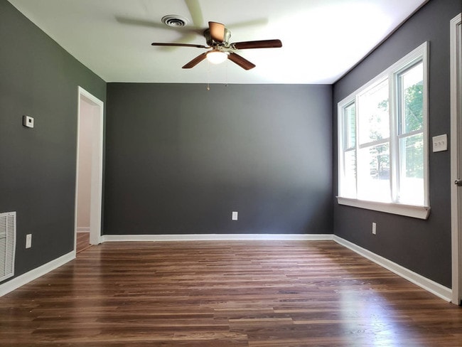 Building Photo - 50% off first month's rent!!!