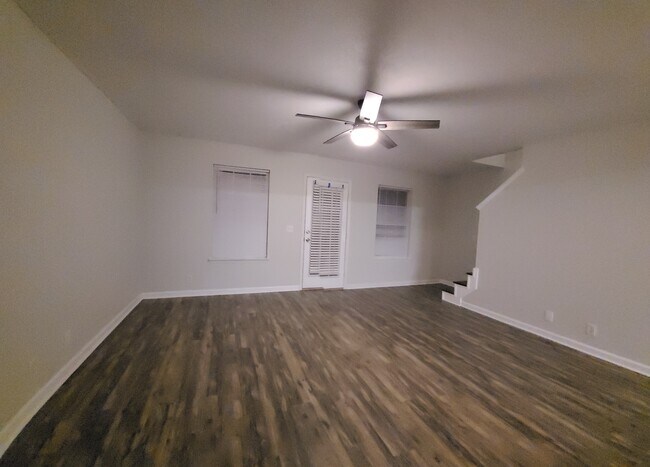 Building Photo - 6032 Sagi Cir