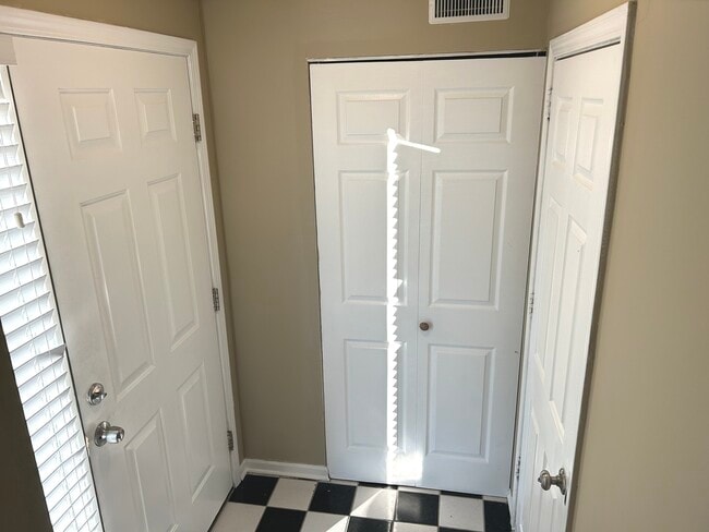 Foto del edificio - 1423 Fremont Dr
