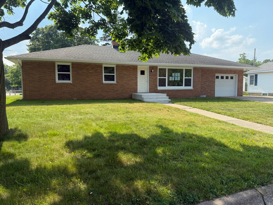 Foto principal - 631 S Dickson St