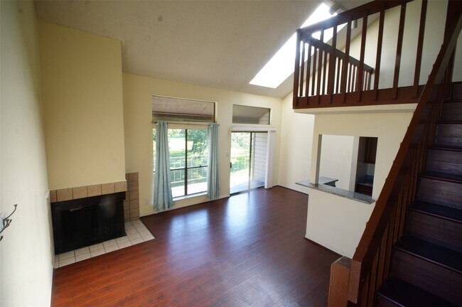 Foto del edificio - 8587 Sands Point Dr