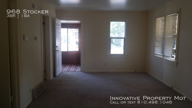 Building Photo - Small 3 bedroom near McLaren!