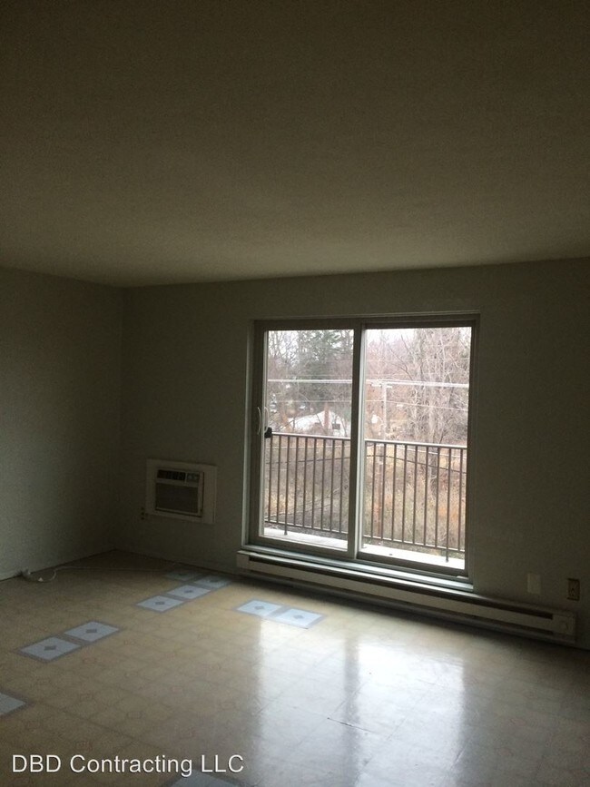 Building Photo - 2937 Westbrook Dr
