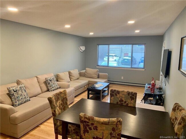 Foto del edificio - 3004 Madison Ave