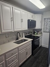 Building Photo - 6055 W 19th Ave