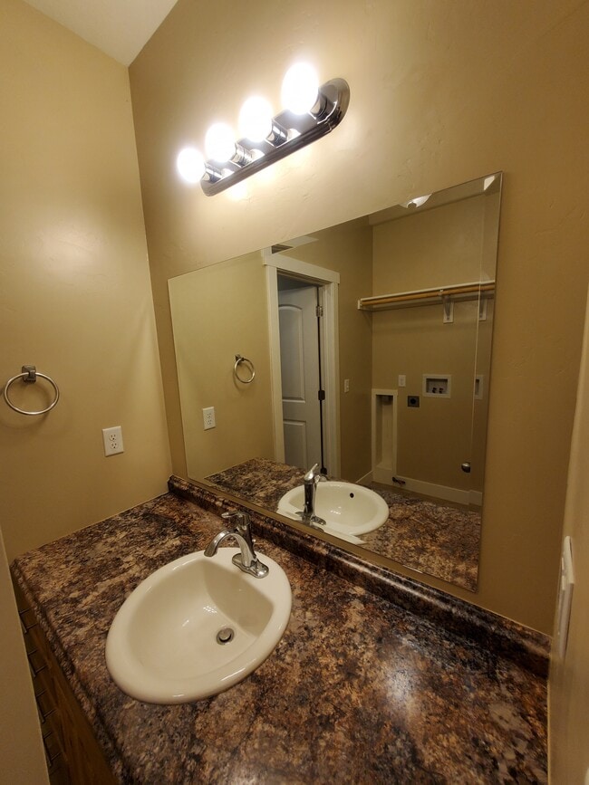Building Photo - 410 S 100 E