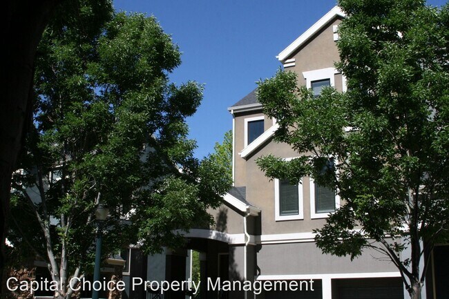 Building Photo - 3 br, 3.5 bath House - 5087 N River Park W...