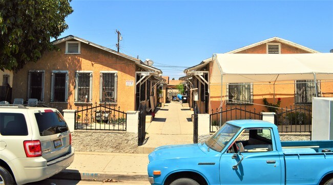 Foto del edificio - 1817 E 70th St