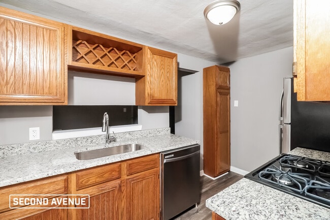 Building Photo - 127 Stowe Dr