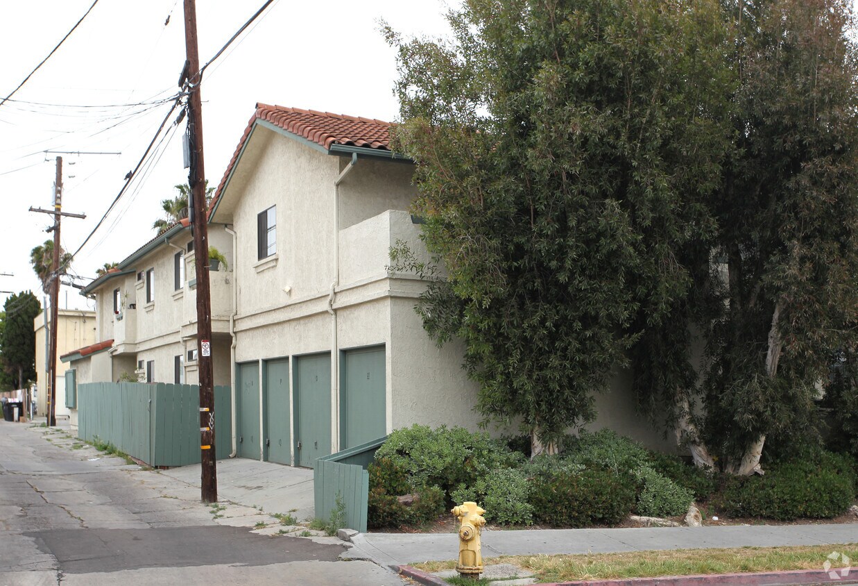 Building Photo - 4675 Felton St