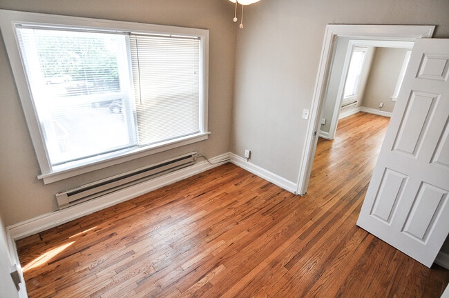 Interior Photo - The Nelle - 3734 -3736 WarwickBlvd