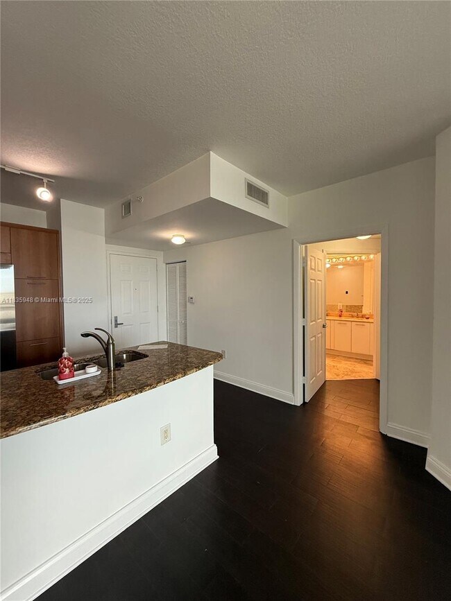 Building Photo - 510 NW 84th Ave