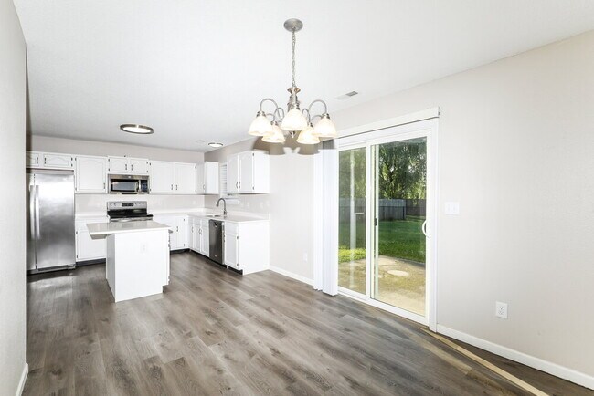 Foto del edificio - 4204 Dunedin Ct