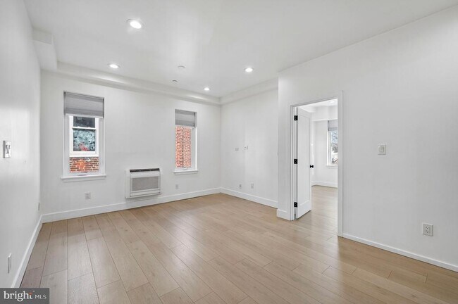 Building Photo - 633 N 64th St