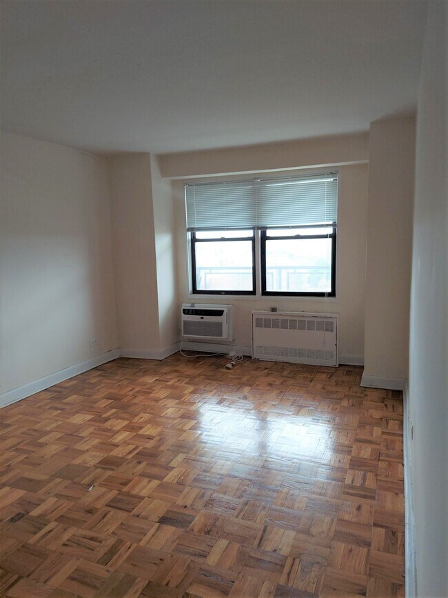Foto del edificio - 98-01 67th Ave