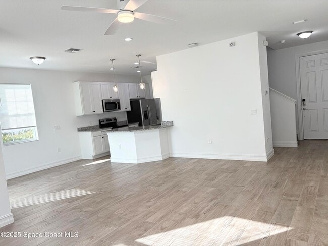 Building Photo - 1455 Isabella Dr