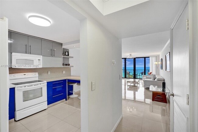 Foto del edificio - 2401 S Ocean Dr