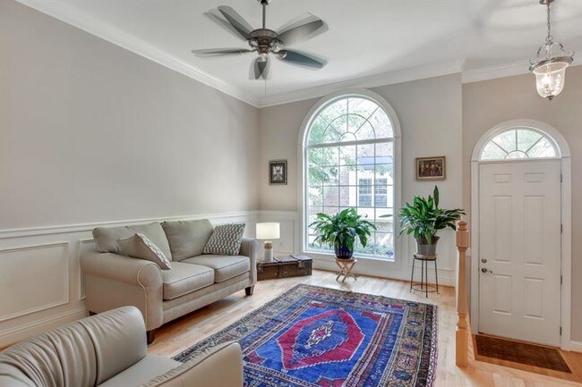 Foto del edificio - 1138 Providence Pl