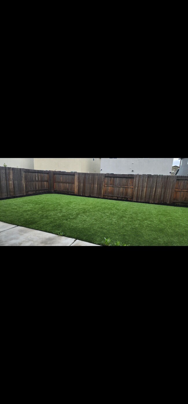 Building Photo - 1342 Santini Ave