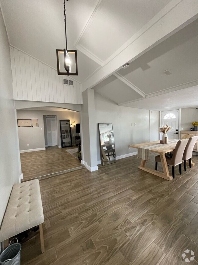 Building Photo - 5108 Ravensdale Way