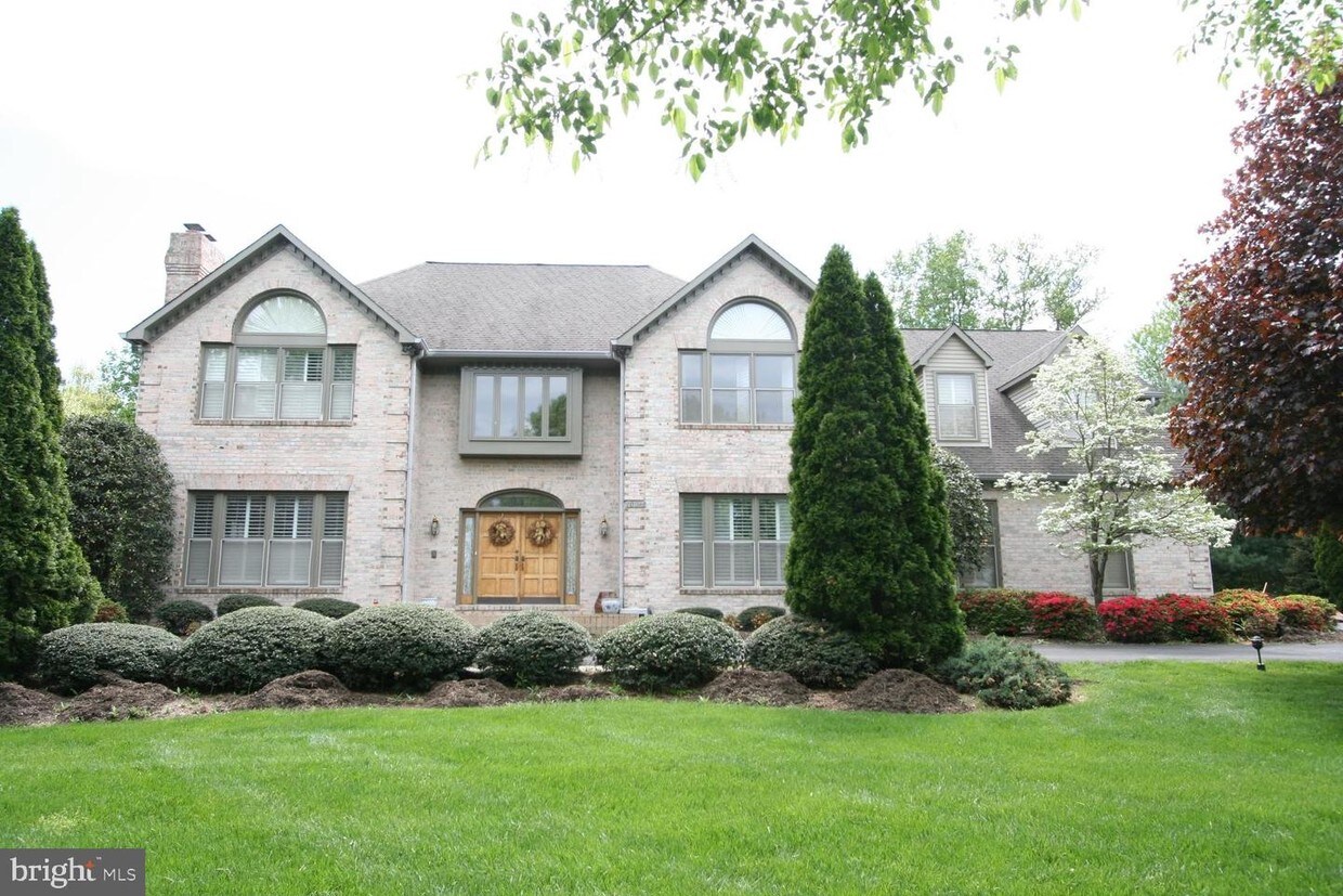 Primary Photo - 10013 Park Royal Dr