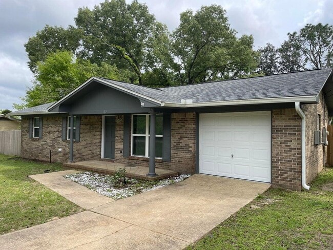 Building Photo - 122 Hillwood Dr