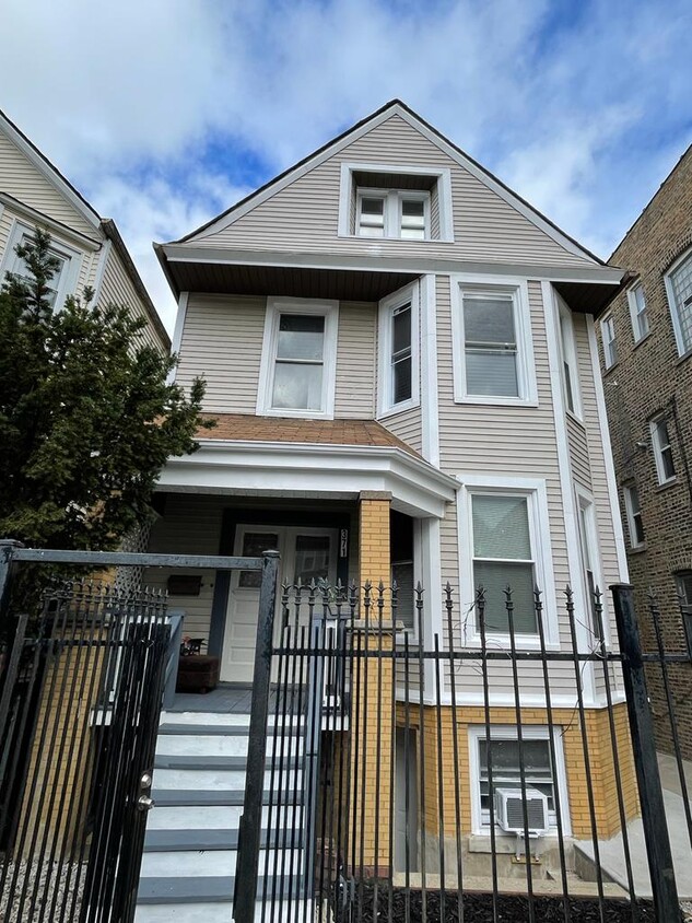 Primary Photo - 3710 W Diversey Ave