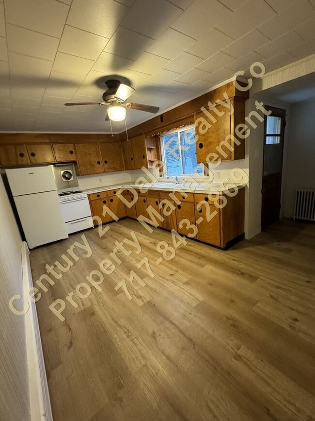 Building Photo - Charming 2 BR 2 Bath Home in York City wit...