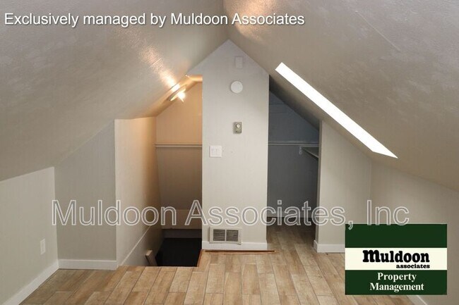 Foto del edificio - 1306 E 9th St