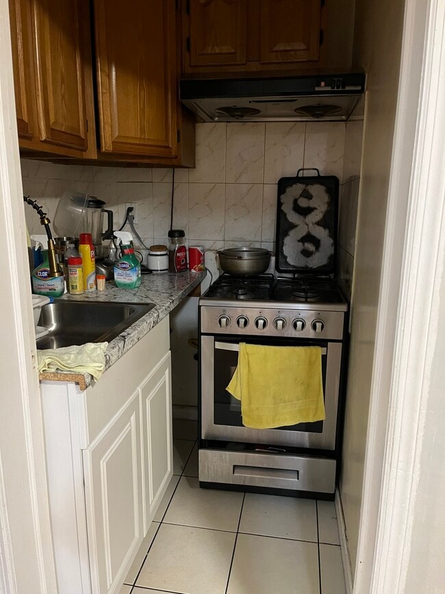 Building Photo - 2732 12th St