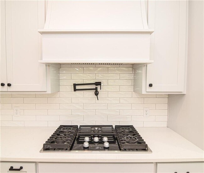 Foto del edificio - 13734 Canal St