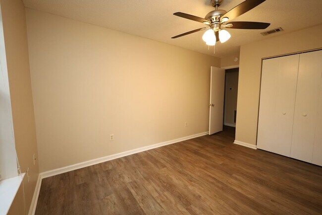 Foto del edificio - 2092 S Sherwood Dr
