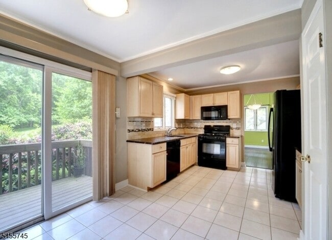 Building Photo - 34 Fowler Dr