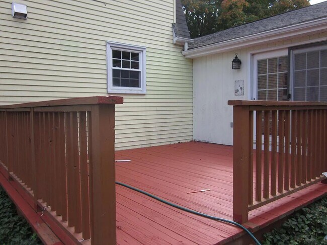 Building Photo - 33 Westview Terrace