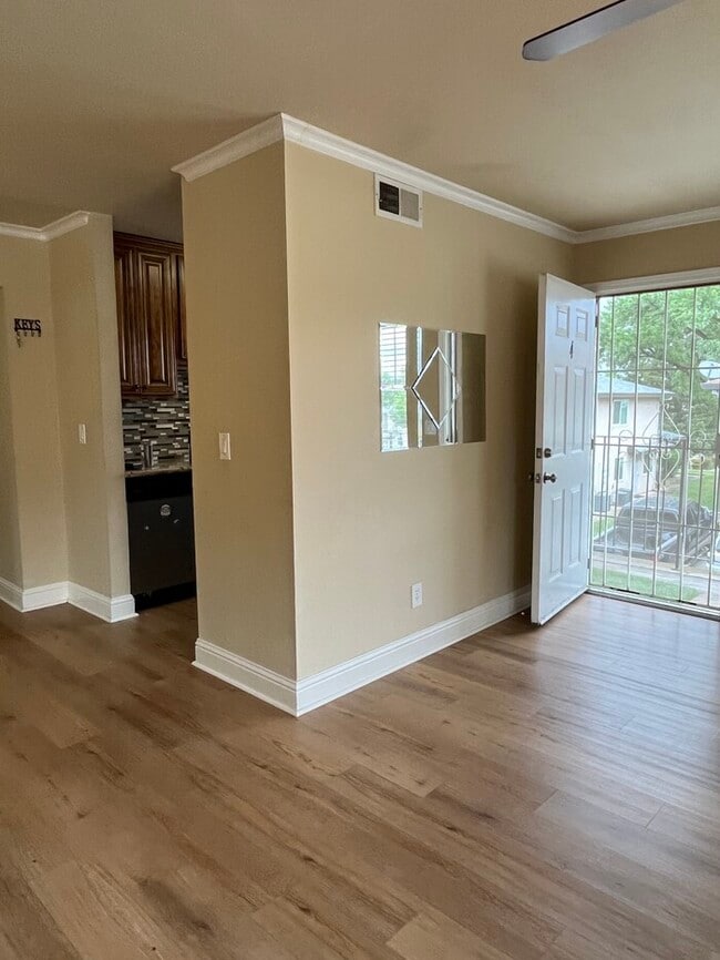 Building Photo - 11543 Quartz Dr