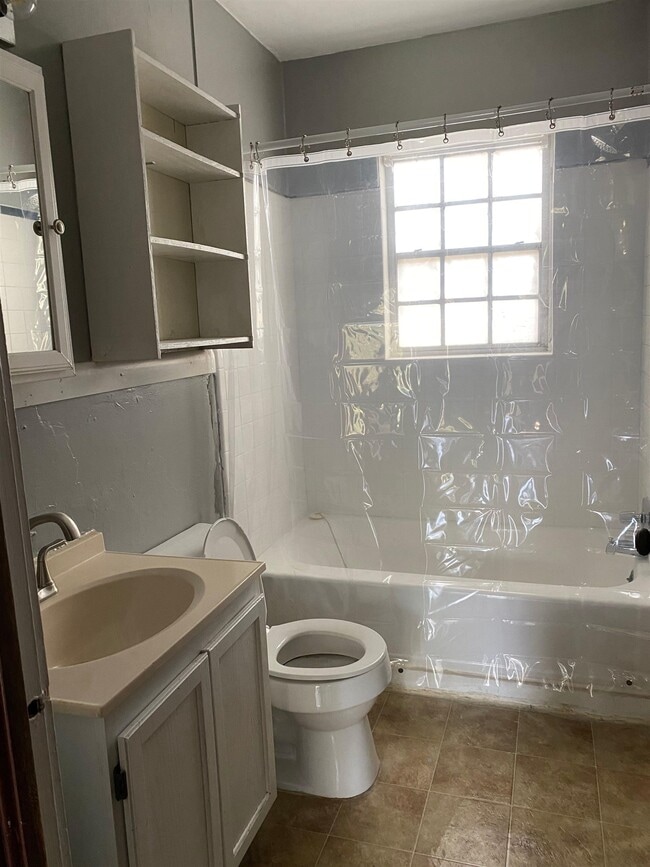 Foto del edificio - 1125 Alachua Ave