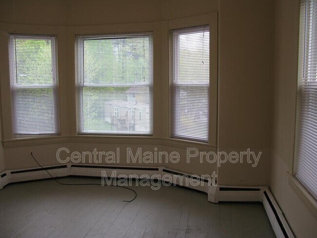 Building Photo - 164 Maine Ave