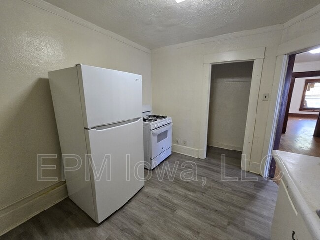 Building Photo - 120 1/2 Harrison Street