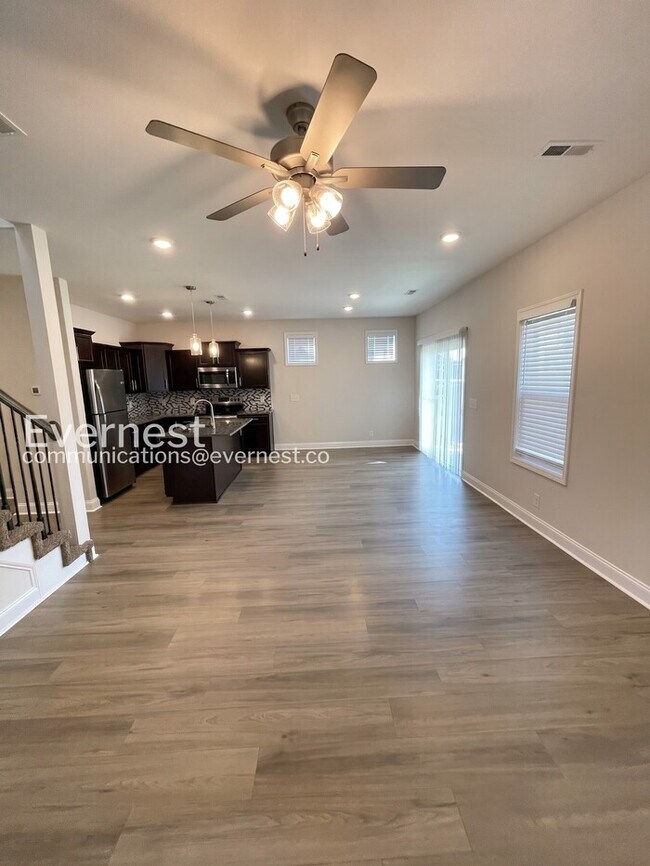 Foto del edificio - 215 King Rd